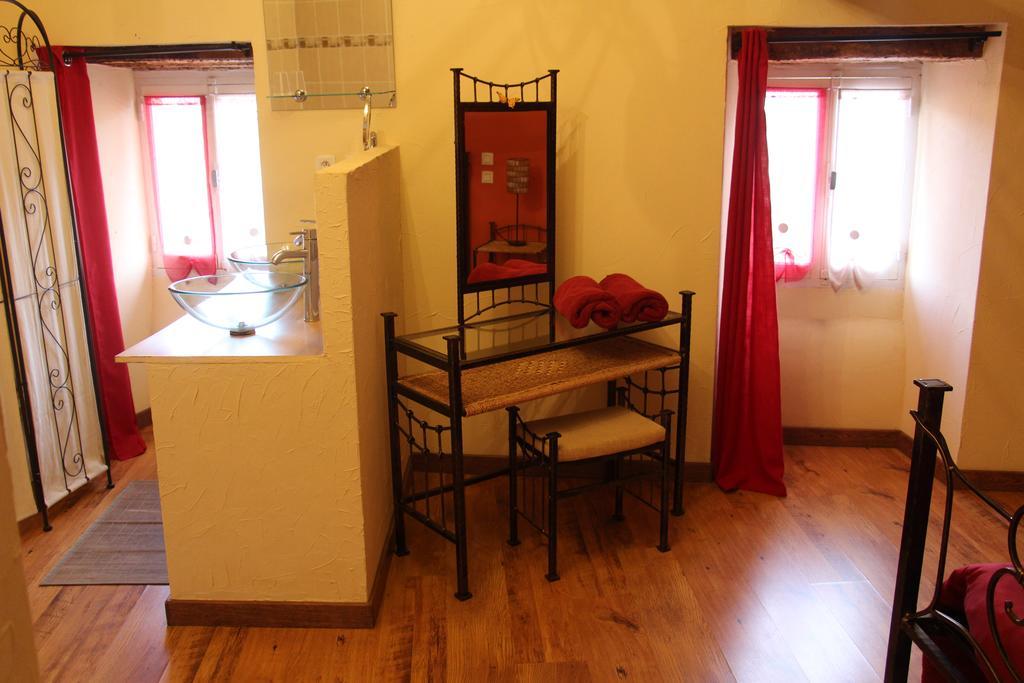 Domaine D'Alcapies Bed & Breakfast Saint-Jean-d'Alcapies Ngoại thất bức ảnh
